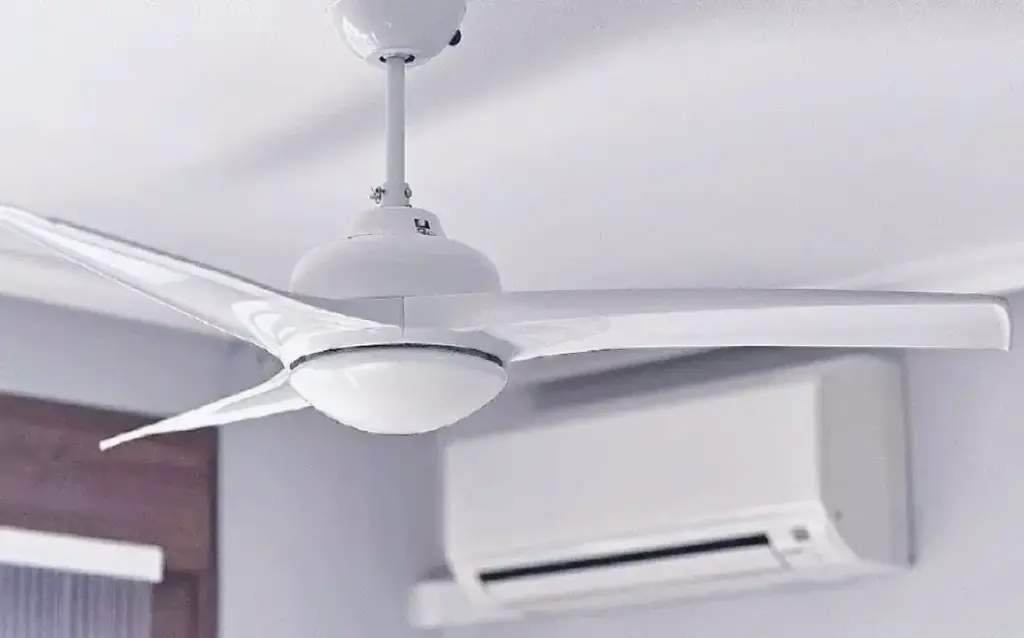 এসি ও ফ্যান দিয়ে কম সময়ে রুম ঠান্ডা করার কৌশল