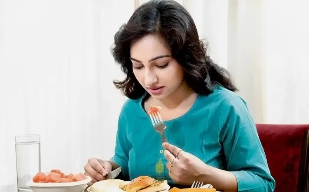 তৈলাক্ত ত্বকের ক্ষেত্রে কেমন খাদ্যাভ্যাস মেনে চলা উচিত