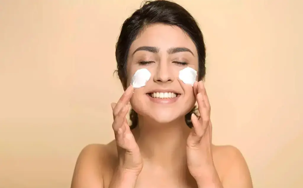 তৈলাক্ত ত্বকের জন্য স্কিনকেয়ার রুটিন